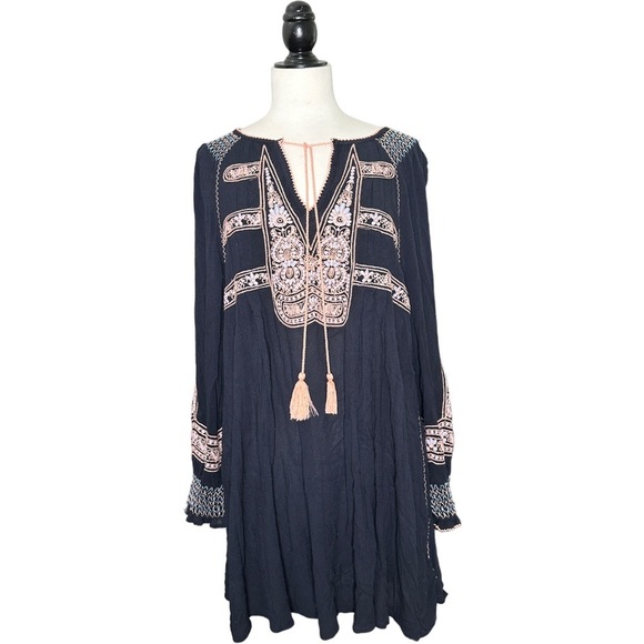 Free People Dresses & Skirts - Free People Wind Willow Embroidered Tassel Tie Cotton Gauzy Dress L